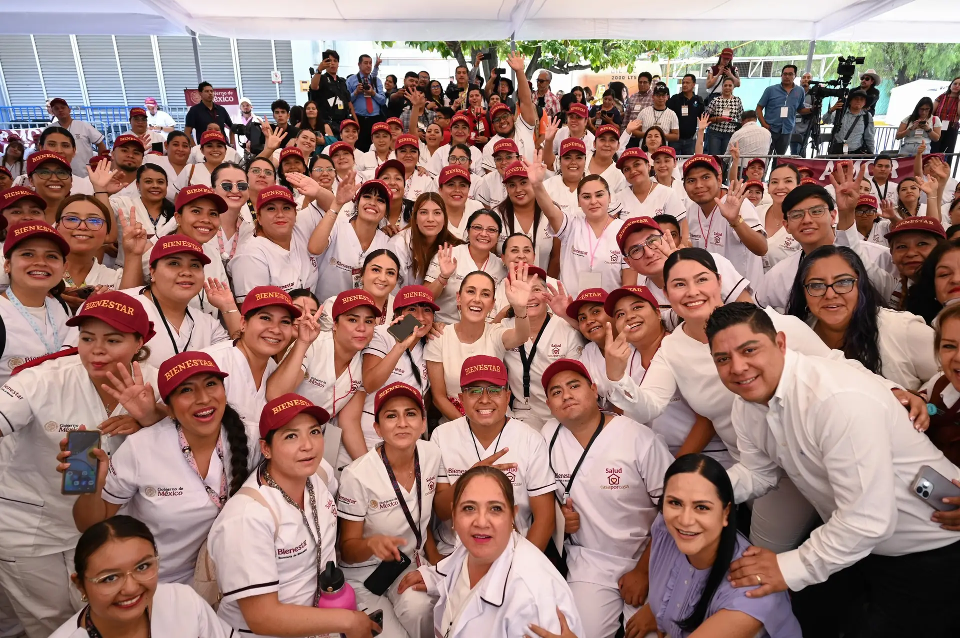 Sheinbaum da el banderazo al programa “Salud Casa por Casa” en San Luis Potosí