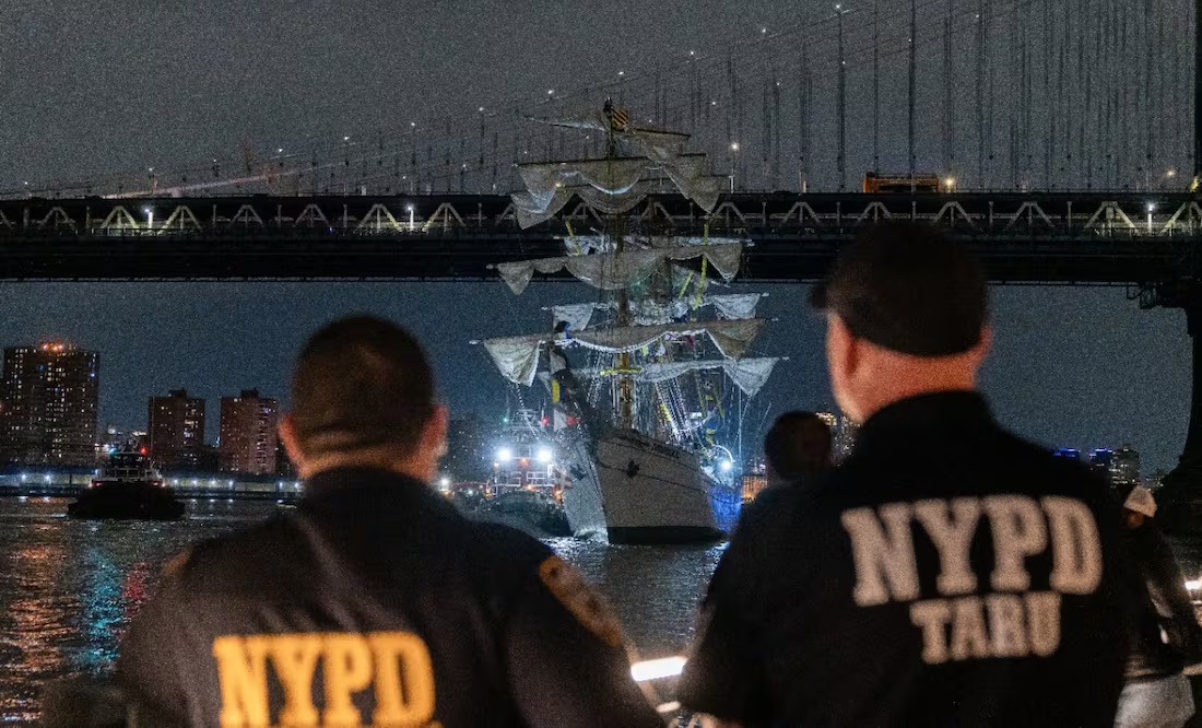Marina investiga causa del choque del Buque Cuauhtémoc contra puente de Brooklyn; reporta 11 lesionados en estado delicado