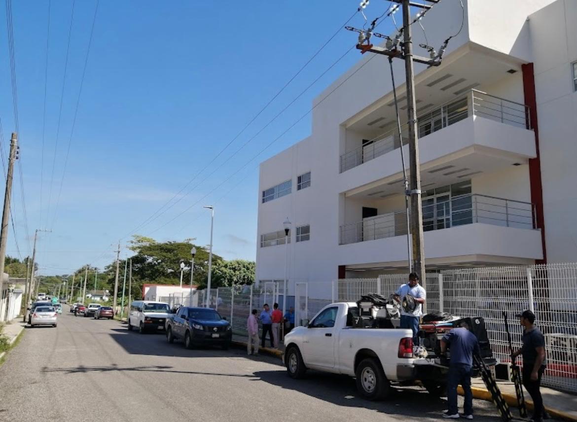 Agente ministerial prófugo tras presunto feminicidio dentro de la Fiscalía de Tenosique