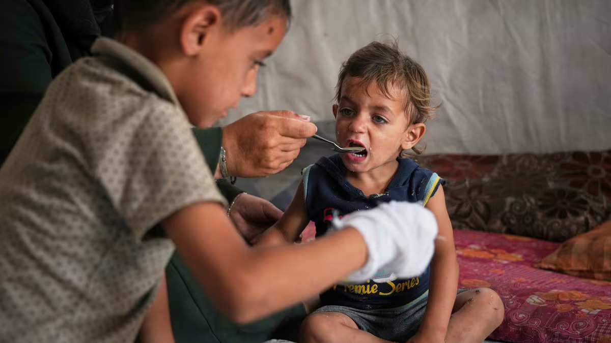 Israel permite entrada limitada de alimentos en Gaza ante presión internacional 