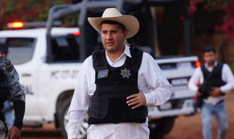 Cuando el Poder Federal abandona al Gobierno Local: El asesinato de Carlos Manzo y la impunidad del régimen 4T